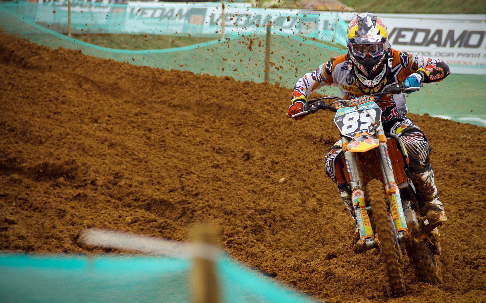 欧冠赛场再迎关键较量 多队争夺晋级名额